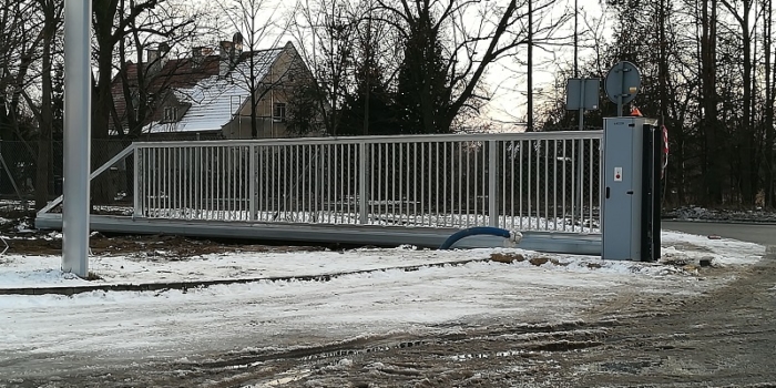 Wymiana bramy wjazdowej na nową jako uzasadnione rozwiązanie