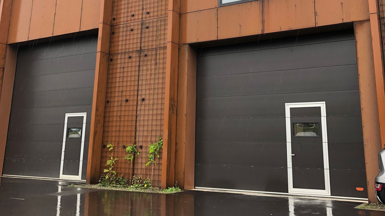 Drzwi przejściowe wbudowane w bramę składaną Compact